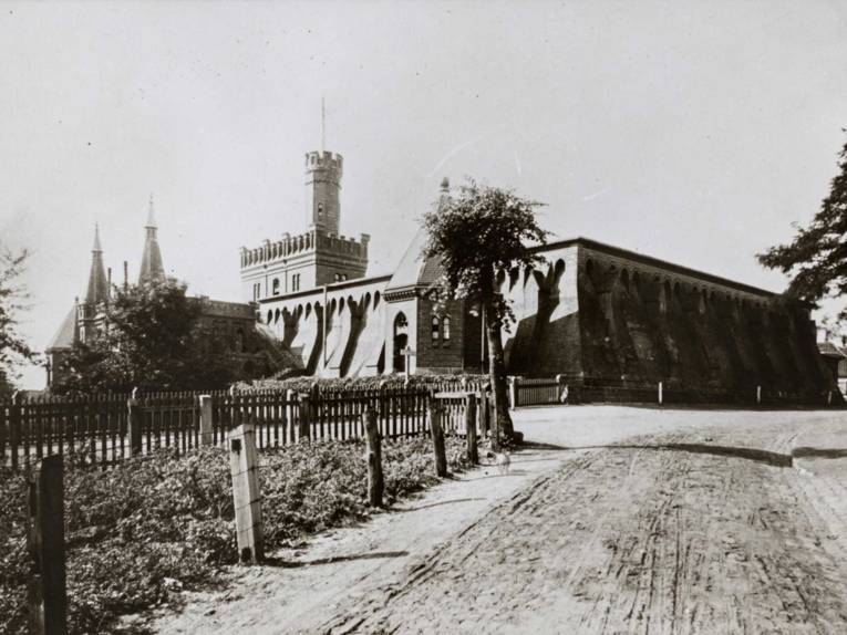 Gebäude. Historische Schwarz-Weiß-Aufnahme